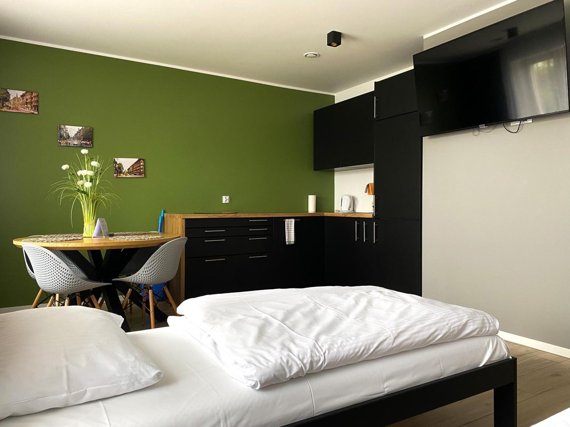 Tanie Noclegi Gliwice - Apartamenty Lowicka 28 Exterior foto